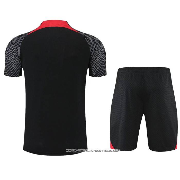 Tuta da Track
 Liverpool 22-23 Manica Corta
 Nero
 - Pantaloncini
